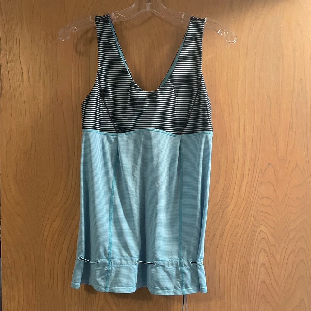 Lululemon workout top